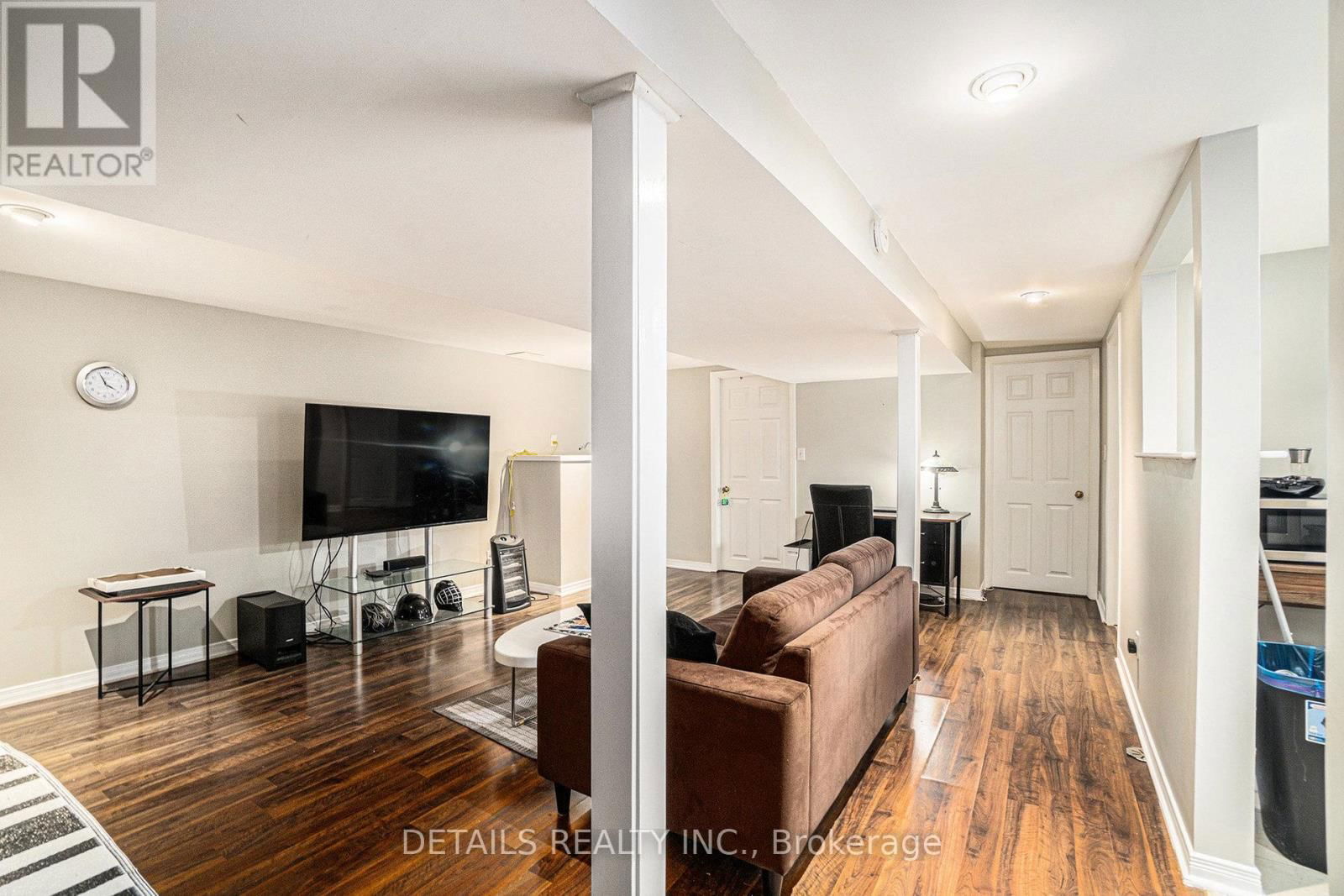39 ROUNDHAY DRIVE Image 15