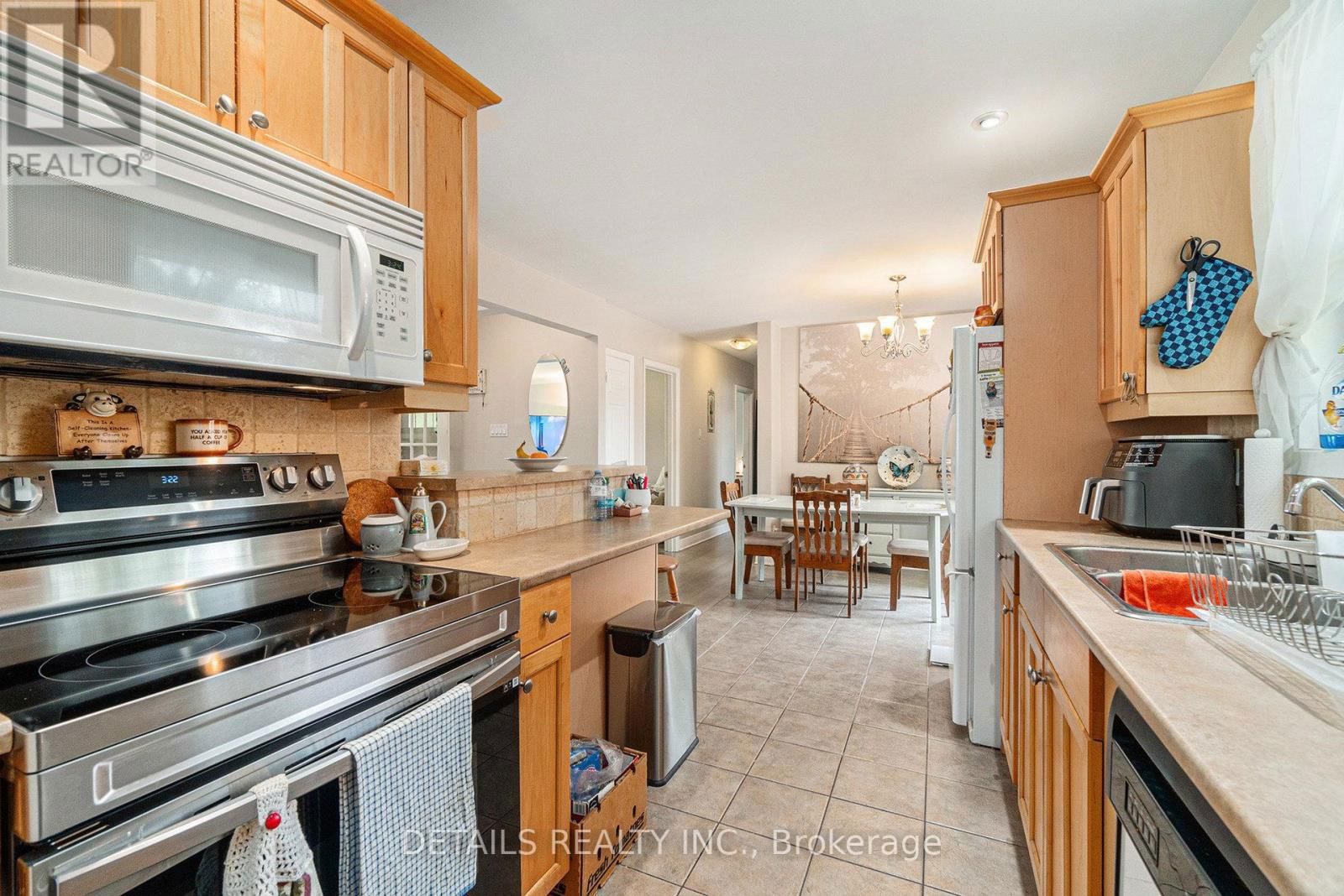 39 ROUNDHAY DRIVE Image 9