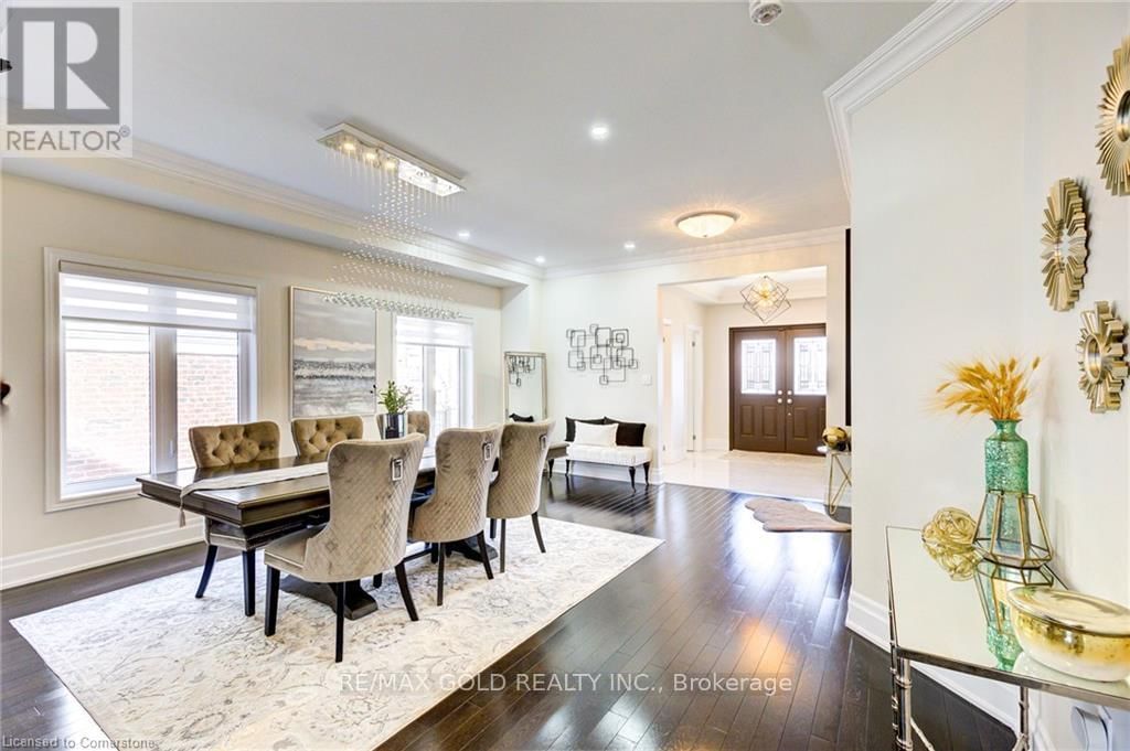15 WETLAND WAY Image 14