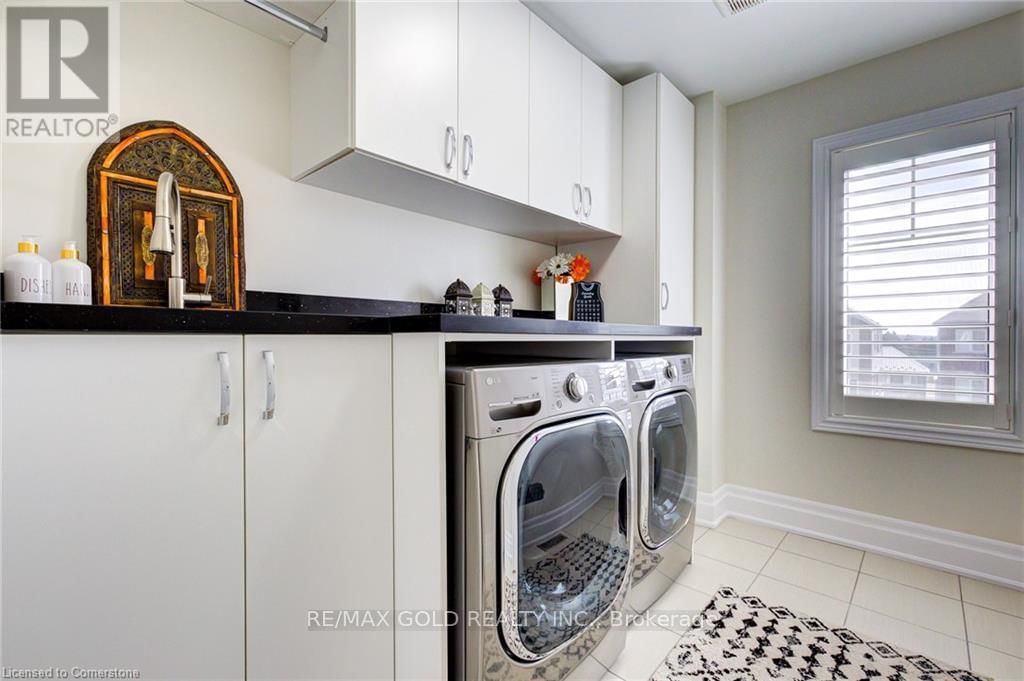15 WETLAND WAY Image 33