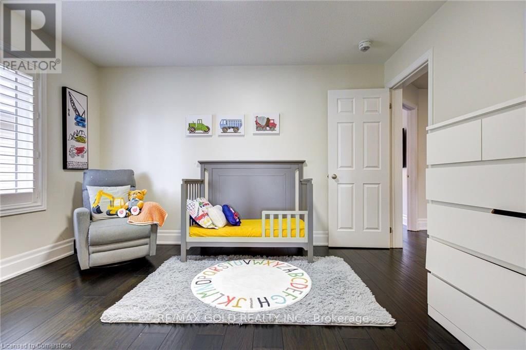 15 WETLAND WAY Image 37