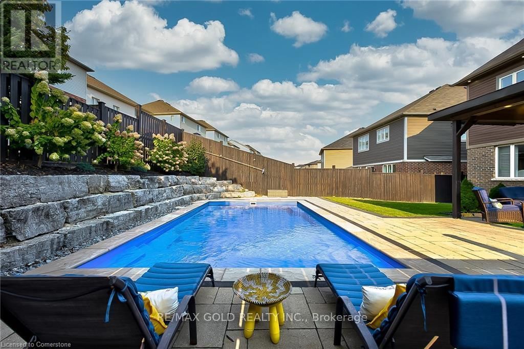 15 WETLAND WAY Image 48