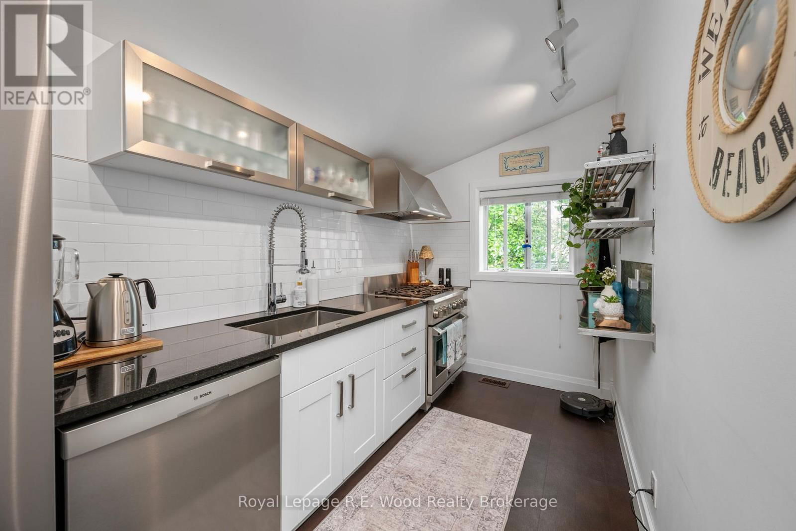 494 GEORGE STREET Image 20