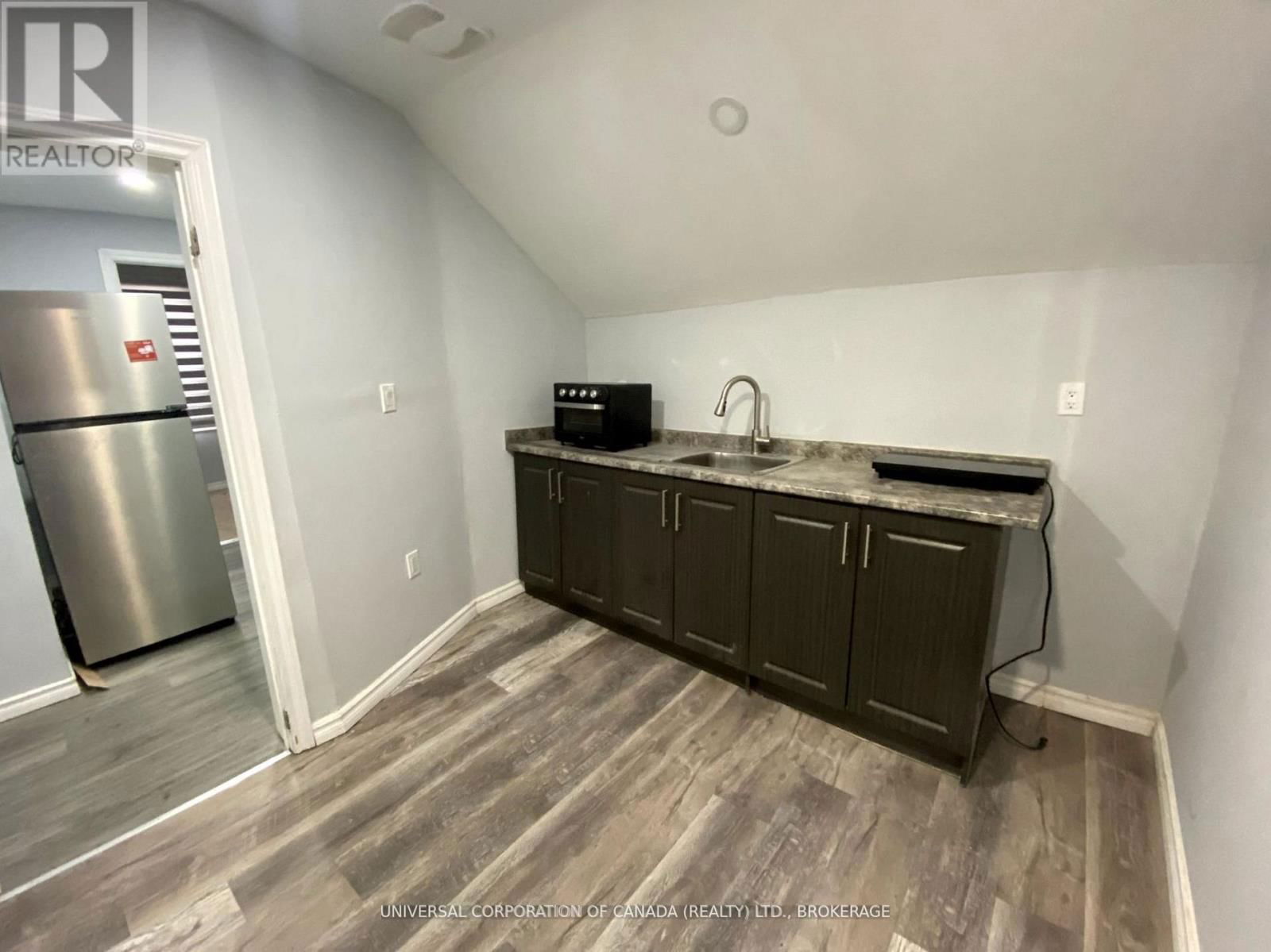 137 ROSS STREET Image 2