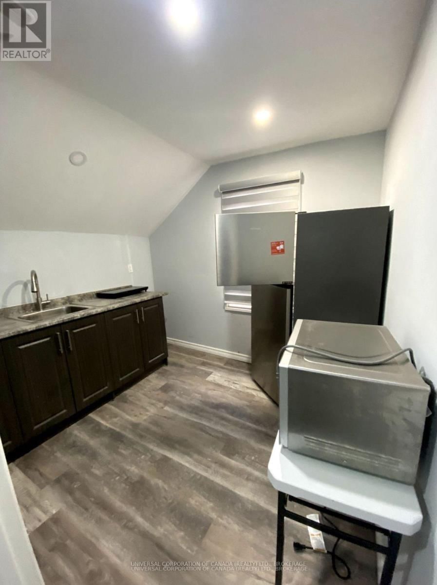 137 ROSS STREET Image 3