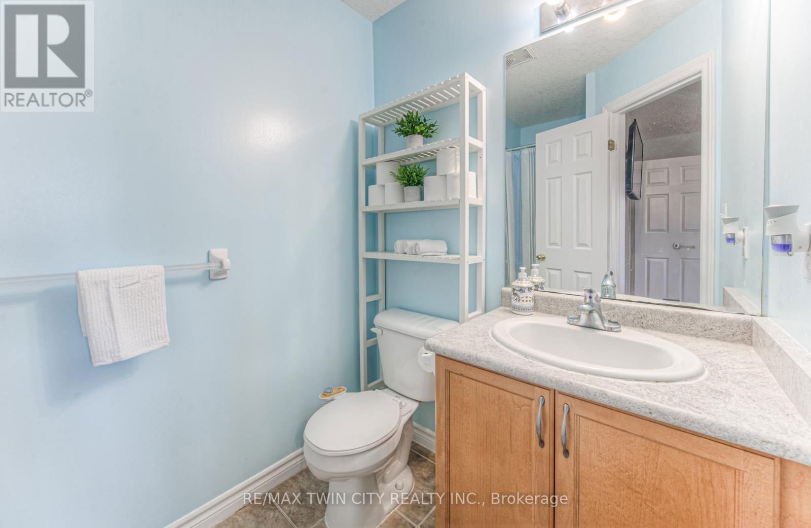 4 - 972 STRASBURG ROAD Image 26