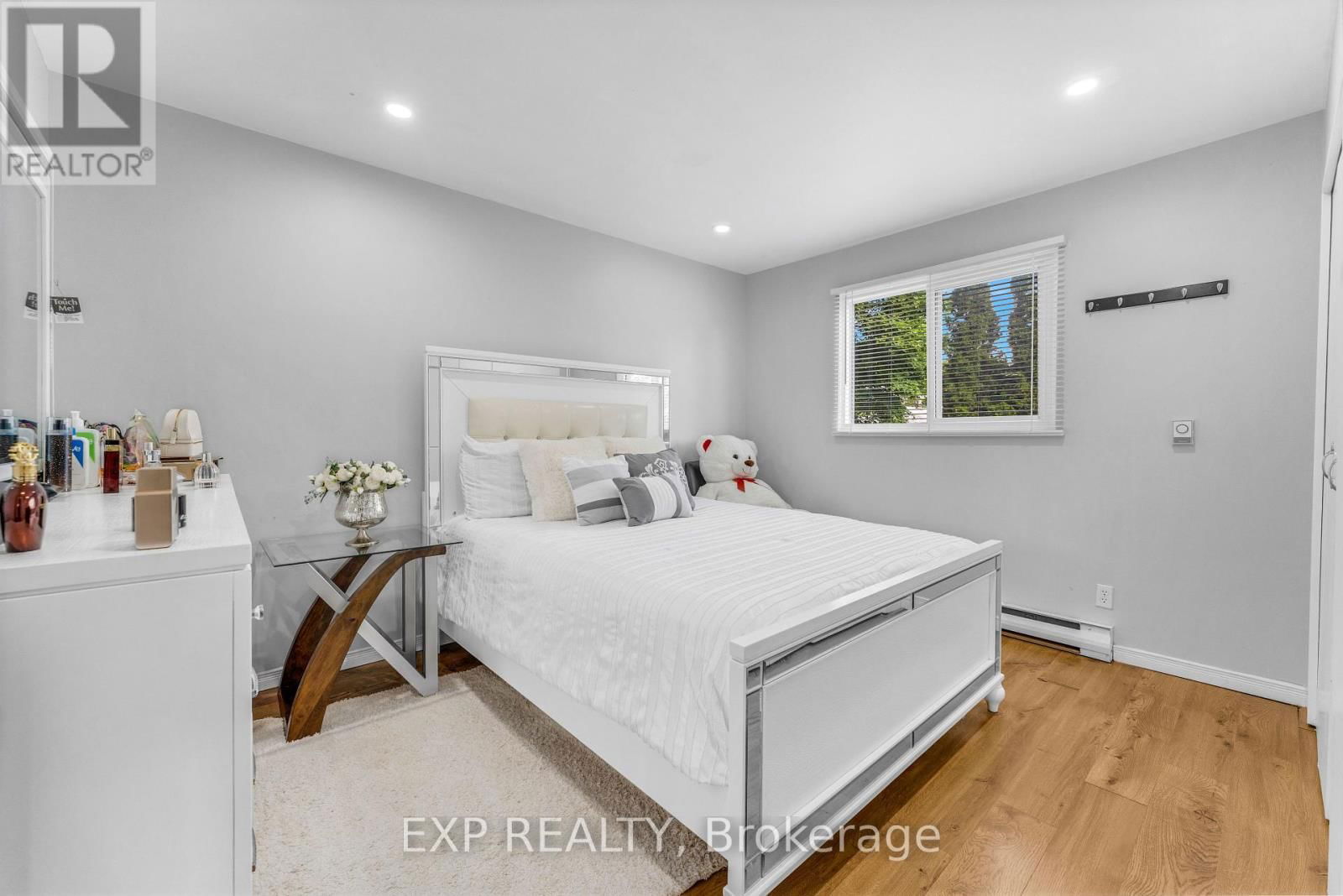 178 SILVER ASPEN CRESCENT Image 16