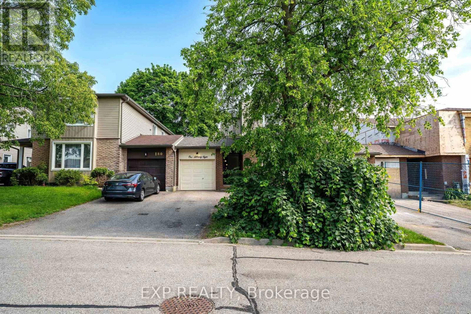 178 SILVER ASPEN CRESCENT Image 2