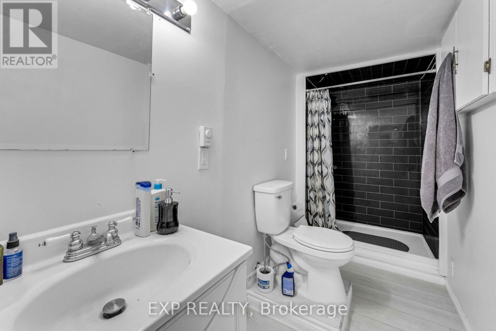 178 SILVER ASPEN CRESCENT Image 27