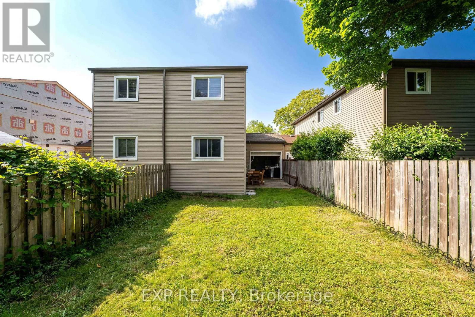 178 SILVER ASPEN CRESCENT Image 32