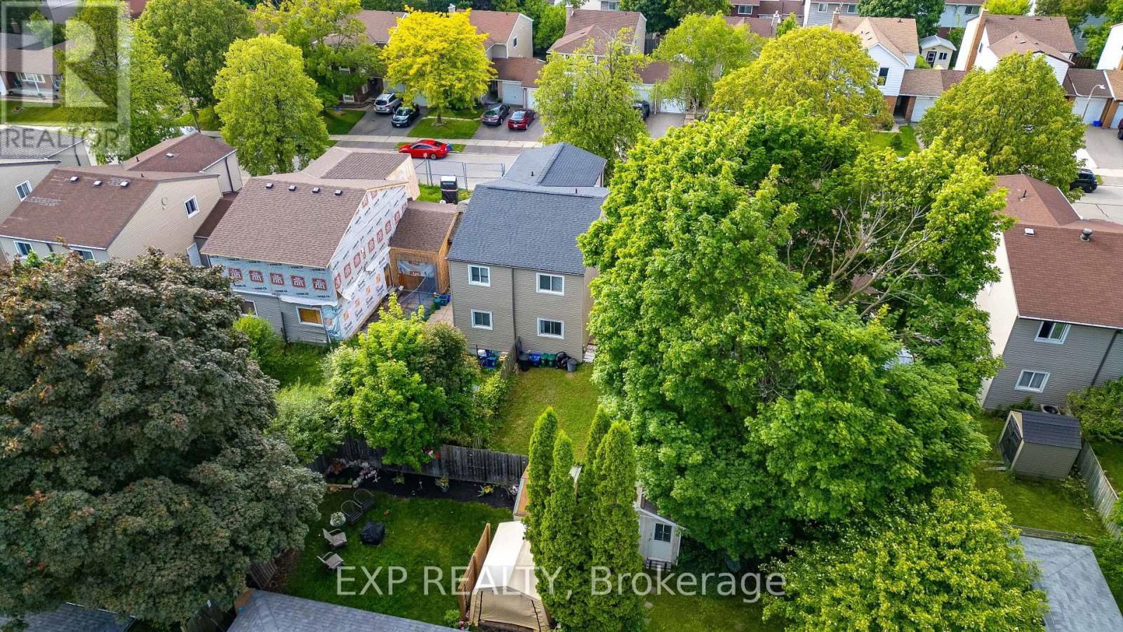 178 SILVER ASPEN CRESCENT Image 37