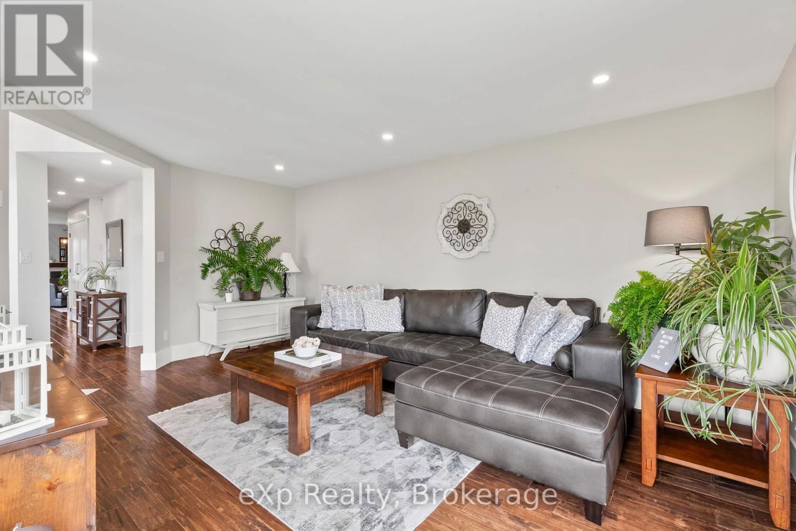267171 SOUTH LINE B Image 11