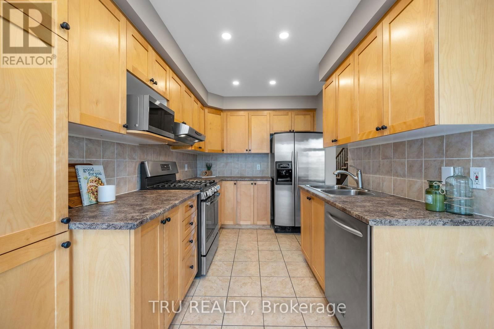 105 DEERCROFT AVENUE Image 14