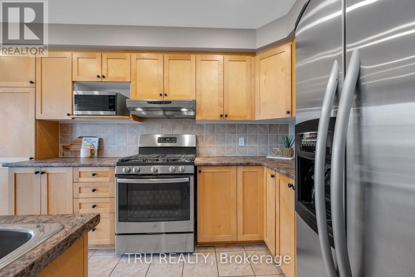 105 DEERCROFT AVENUE Image 16