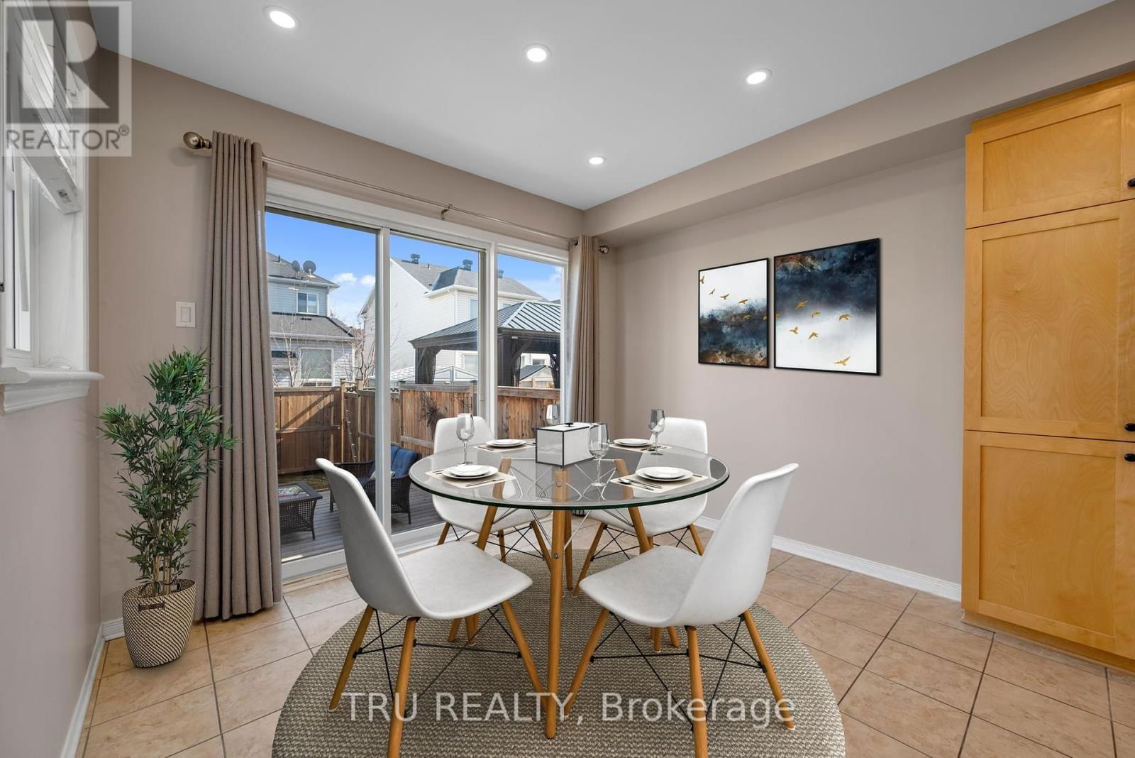 105 DEERCROFT AVENUE Image 17