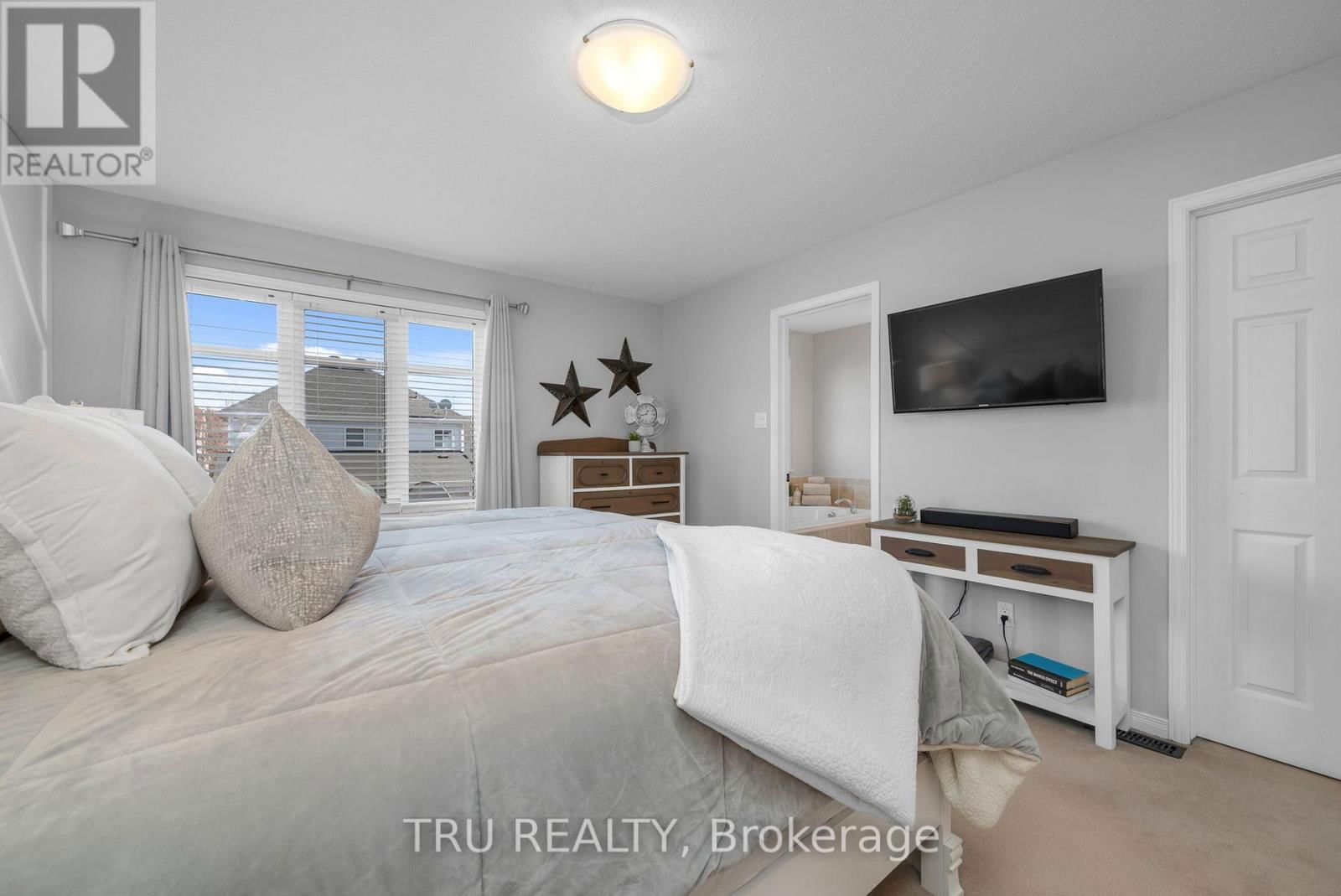 105 DEERCROFT AVENUE Image 21