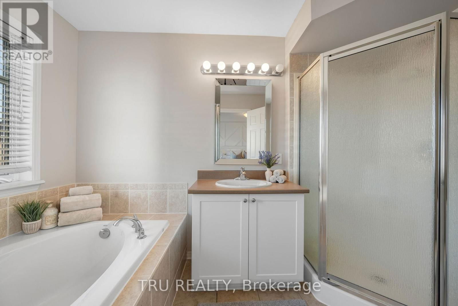 105 DEERCROFT AVENUE Image 23