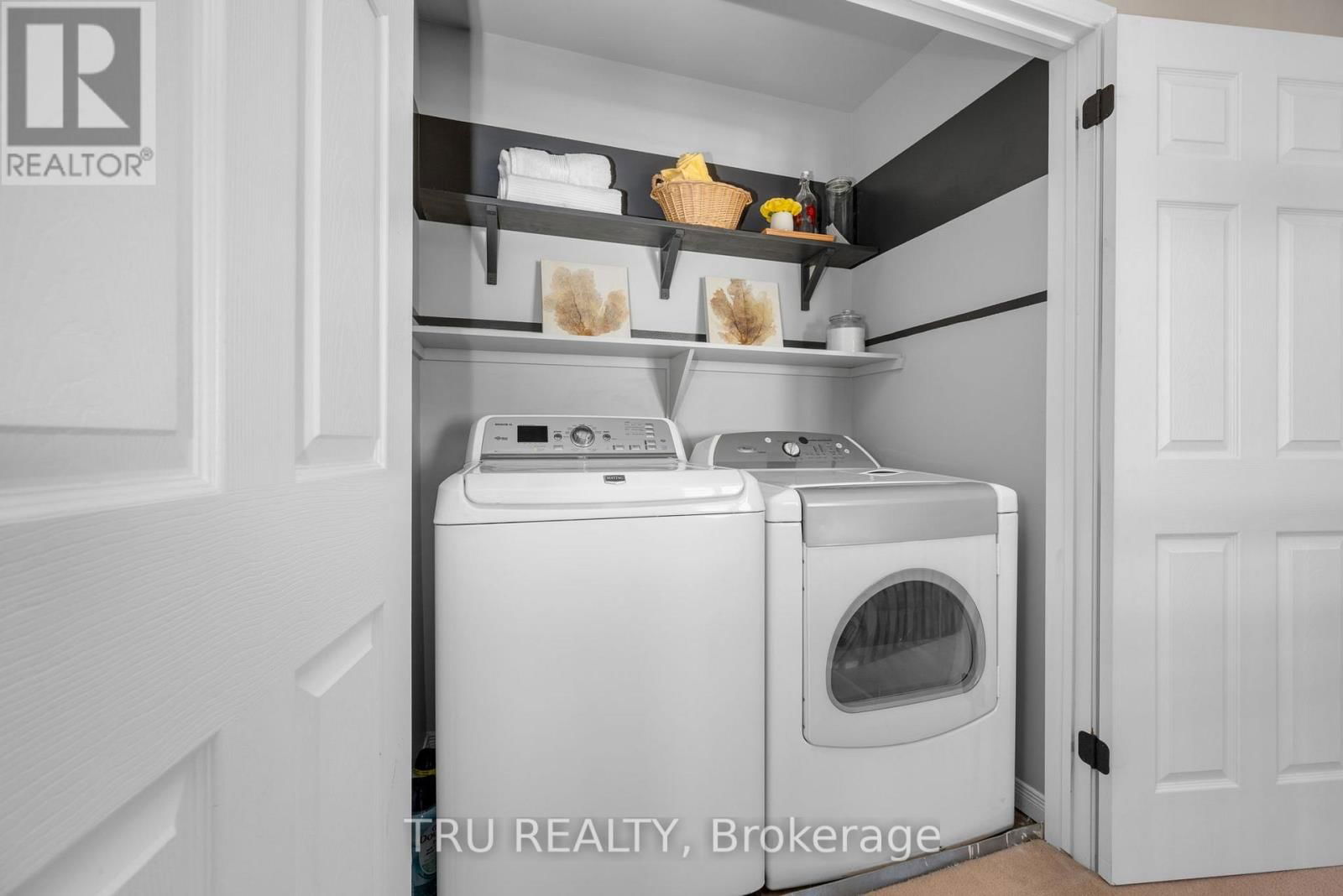105 DEERCROFT AVENUE Image 33