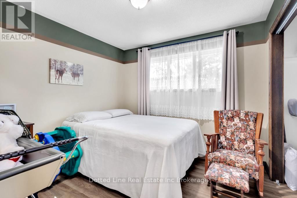 49937 LOUISA CRESCENT Image 11