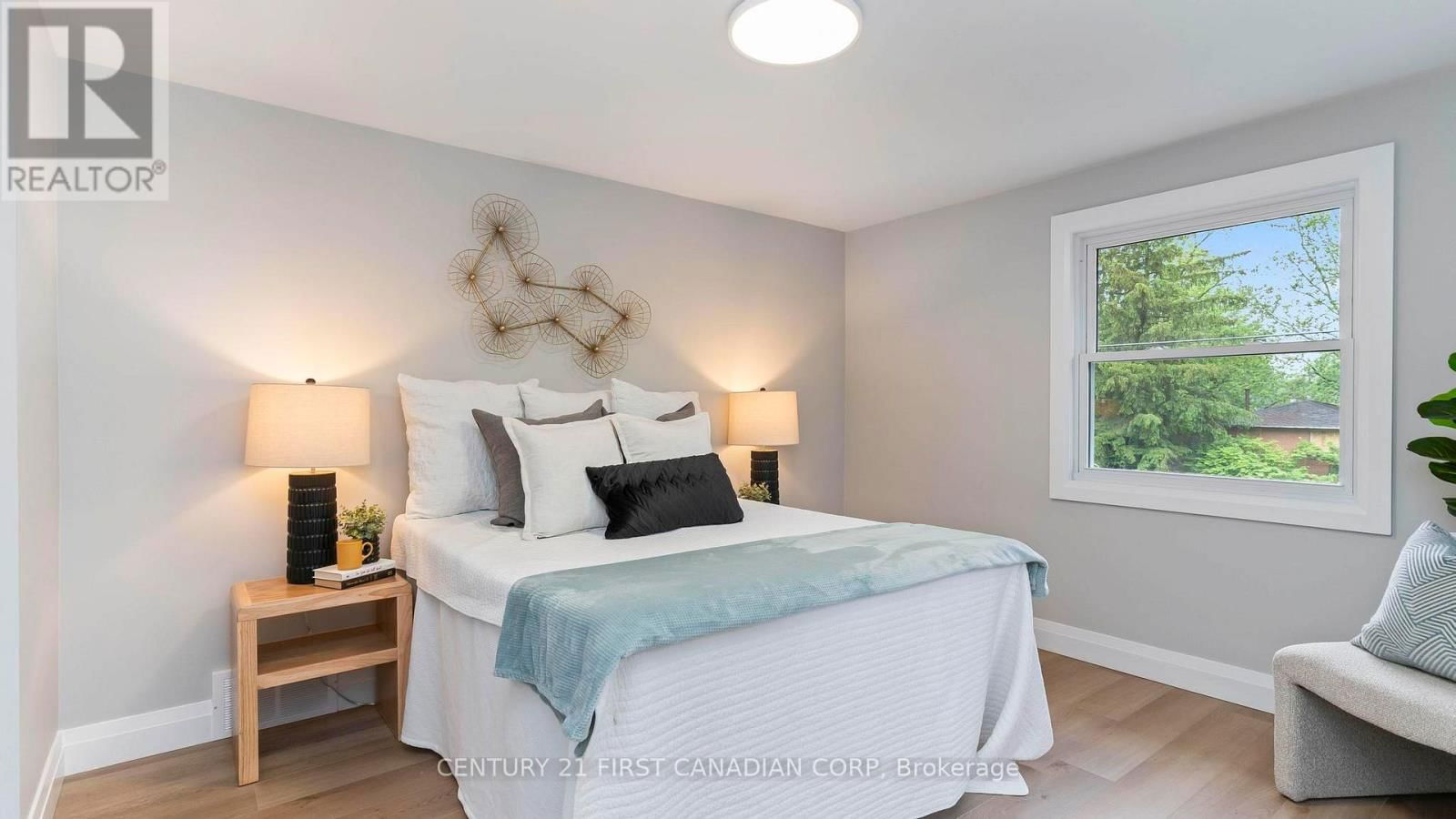 573 CHURCHILL CRESCENT Image 16