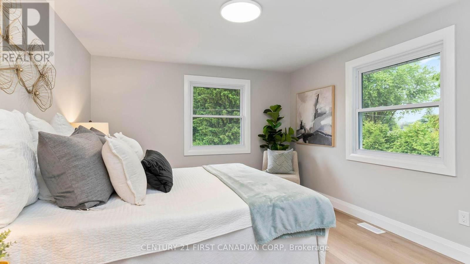 573 CHURCHILL CRESCENT Image 17