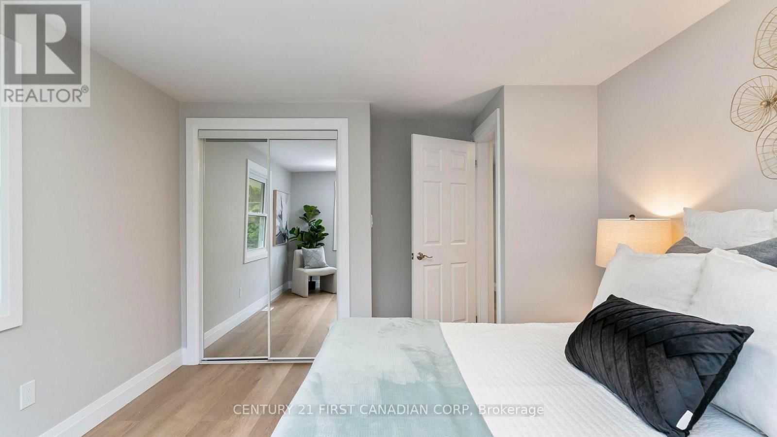 573 CHURCHILL CRESCENT Image 18