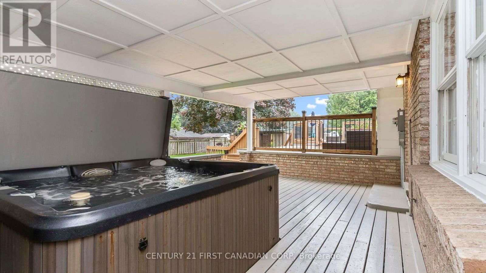 573 CHURCHILL CRESCENT Image 26