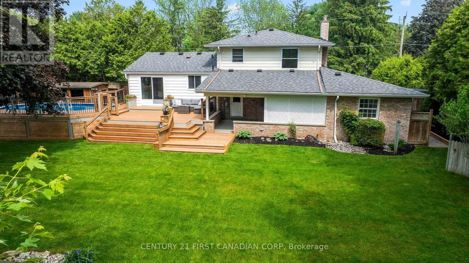 573 CHURCHILL CRESCENT Image 30