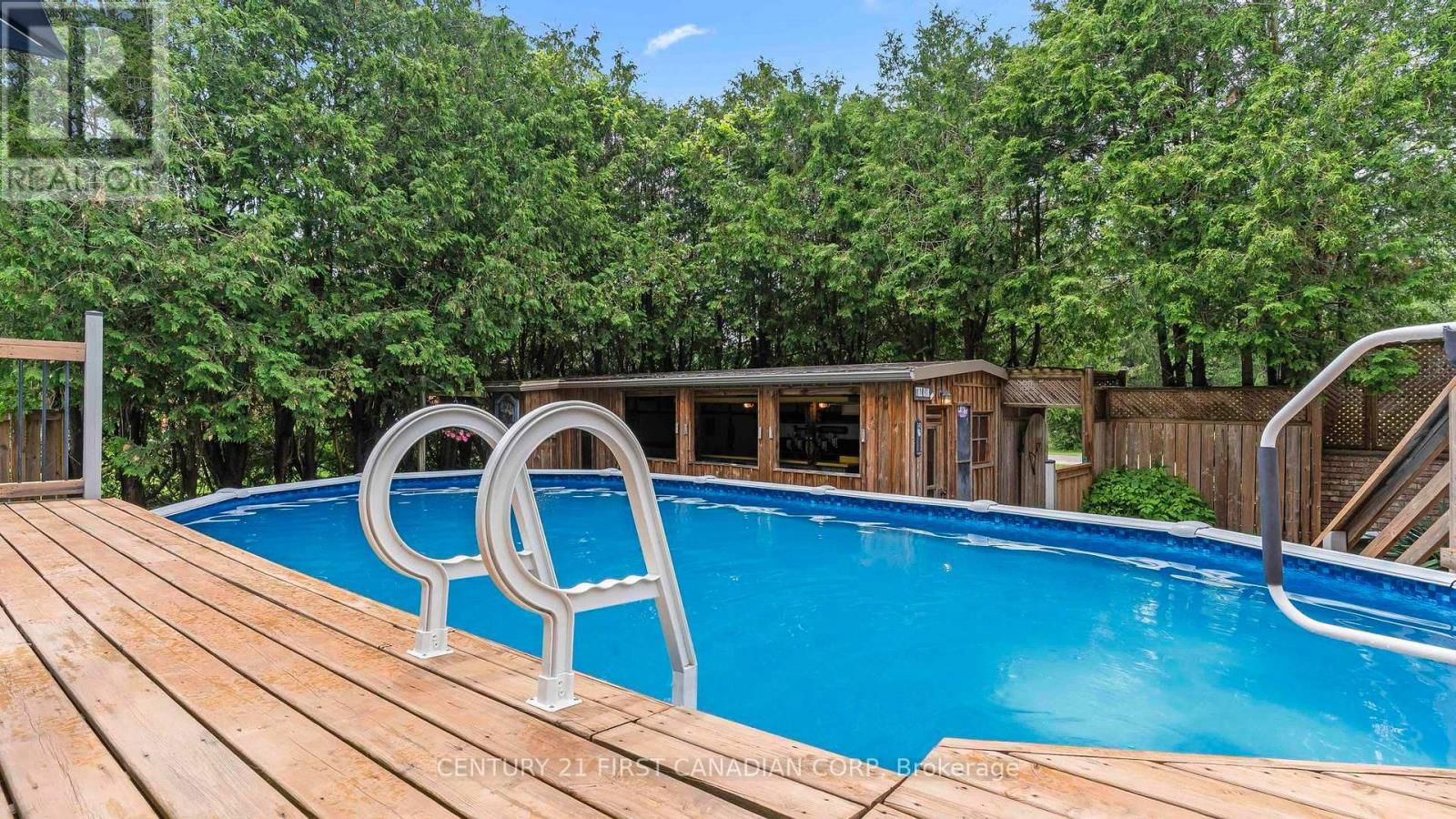 573 CHURCHILL CRESCENT Image 33