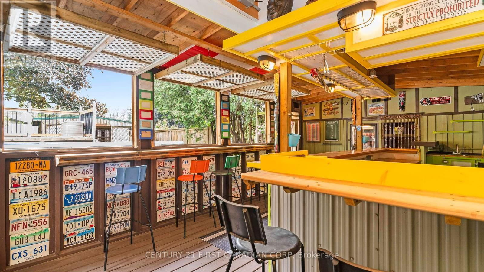 573 CHURCHILL CRESCENT Image 36