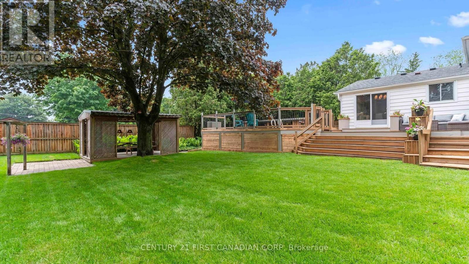 573 CHURCHILL CRESCENT Image 41