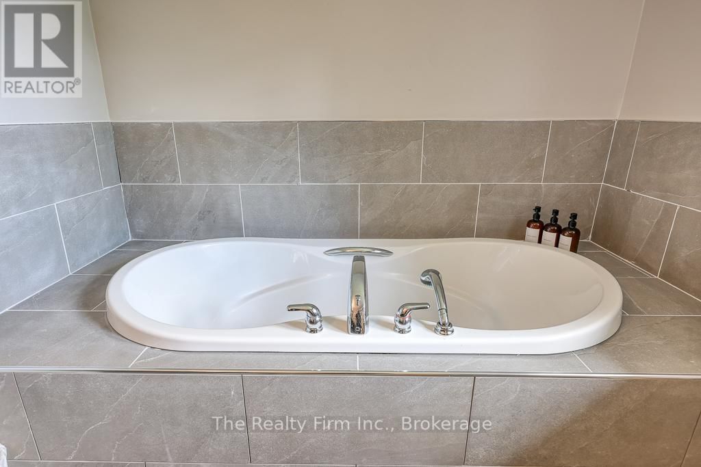 786837 TOWNSHIP ROAD 6 Image 18