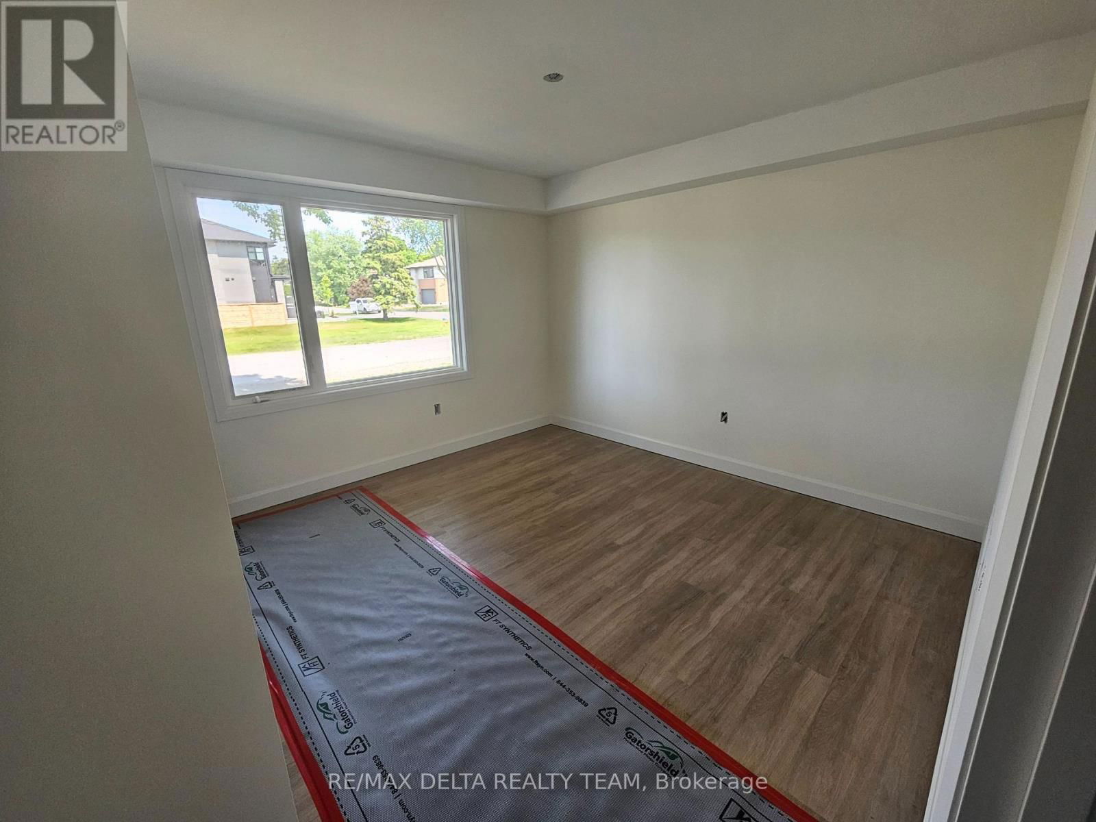 C - 77 GRANTON AVENUE Image 11