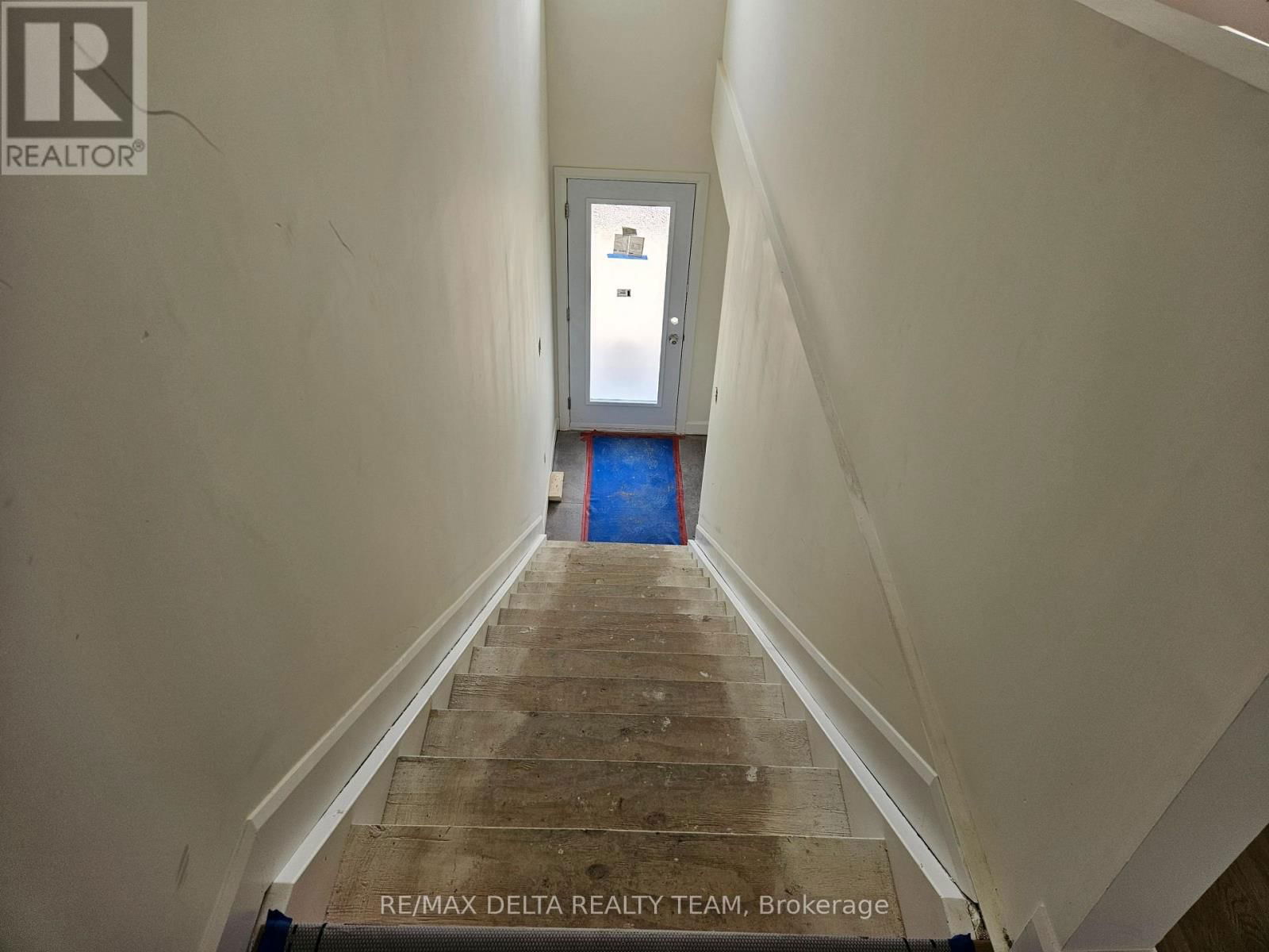 C - 77 GRANTON AVENUE Image 3