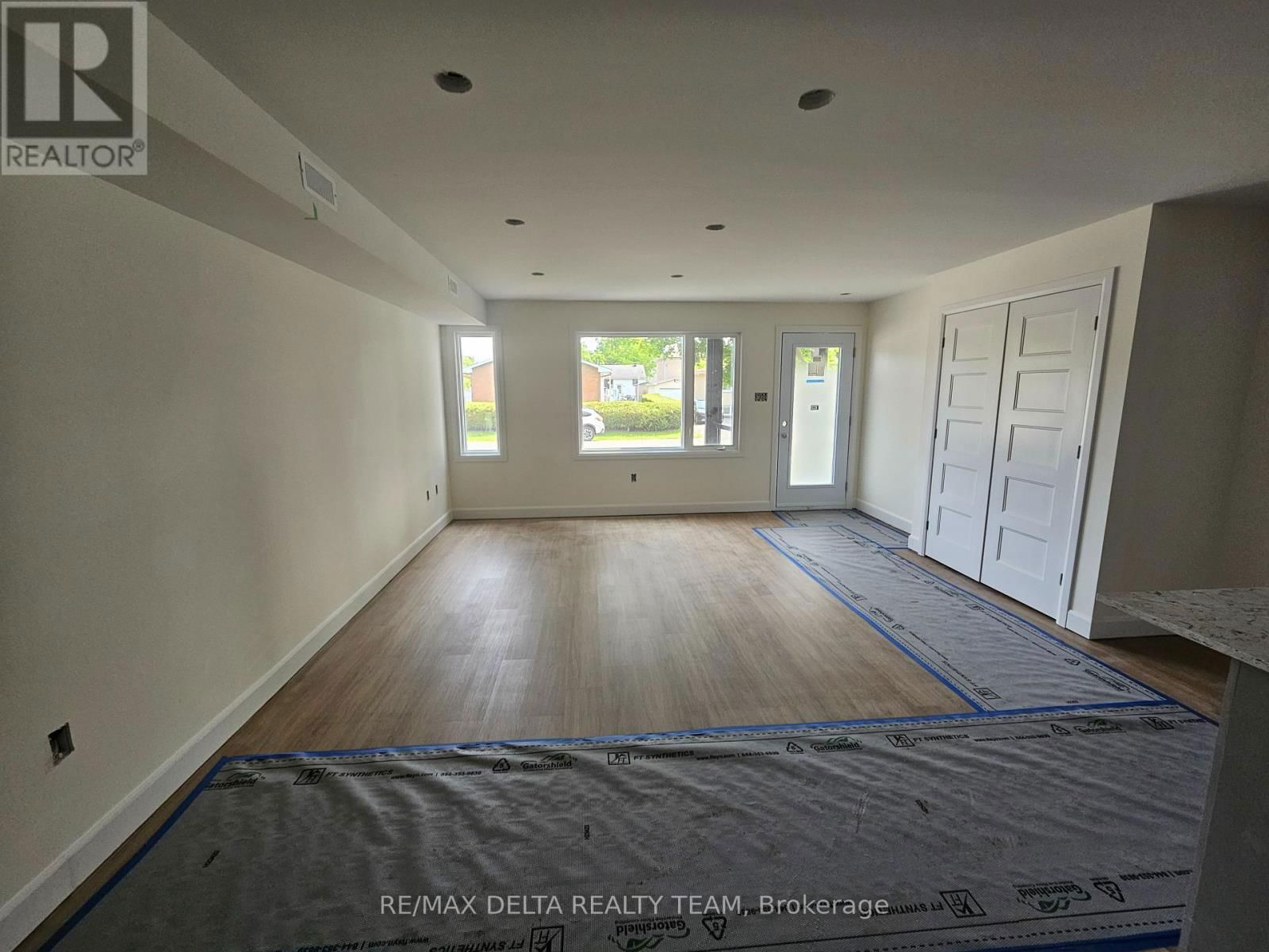C - 77 GRANTON AVENUE Image 4
