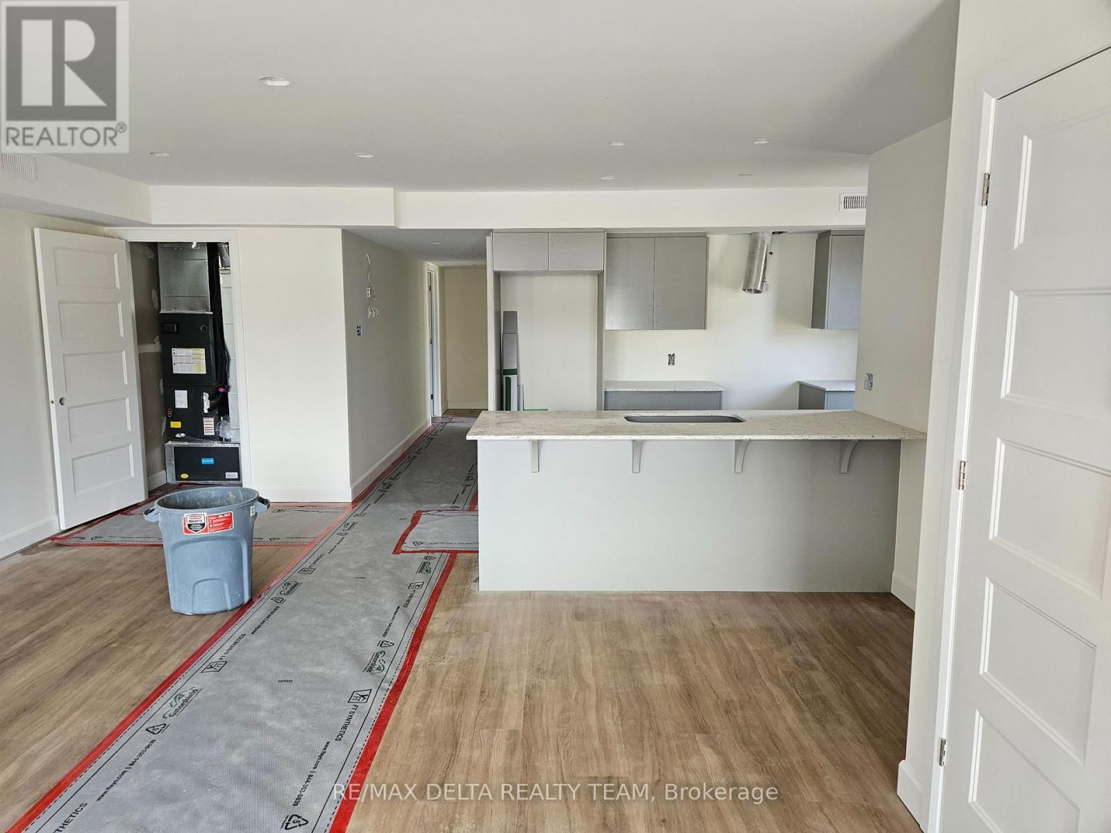 D - 77 GRANTON AVENUE Image 3