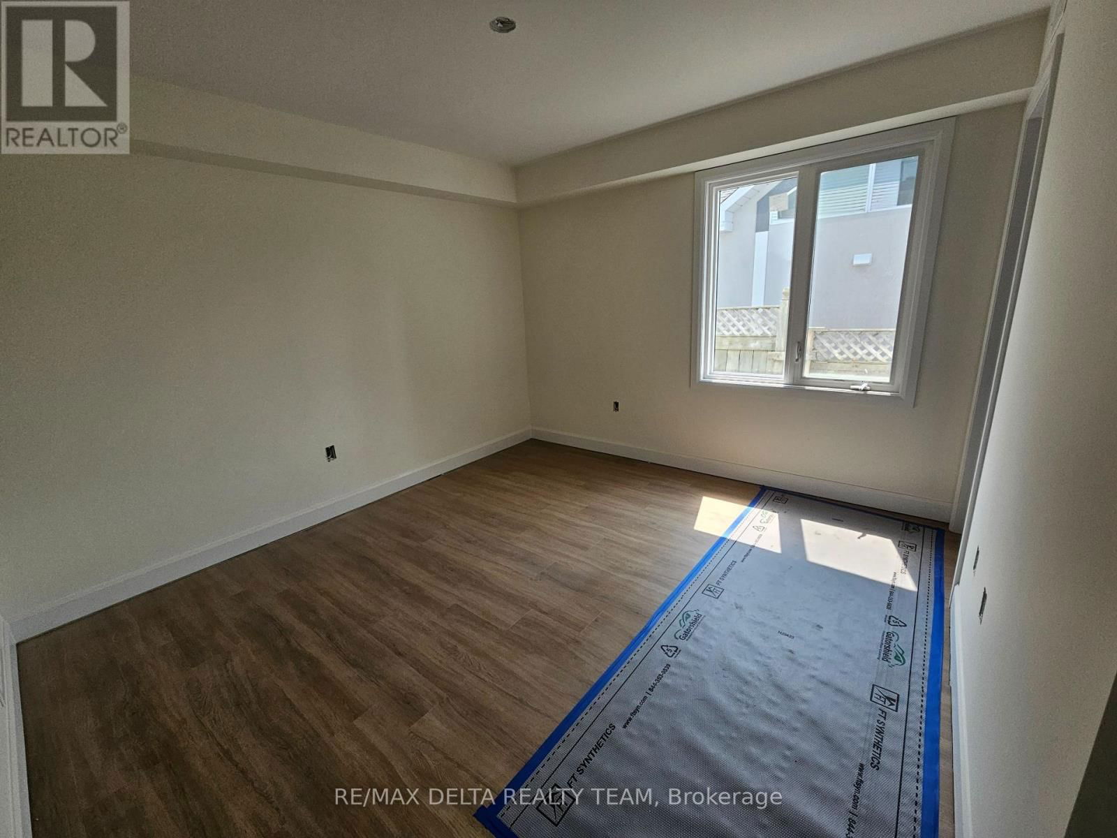 D - 77 GRANTON AVENUE Image 6