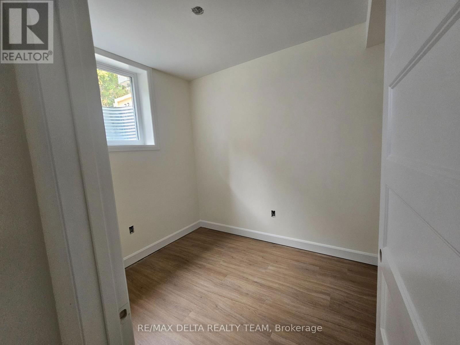 E - 77 GRANTON AVENUE Image 3