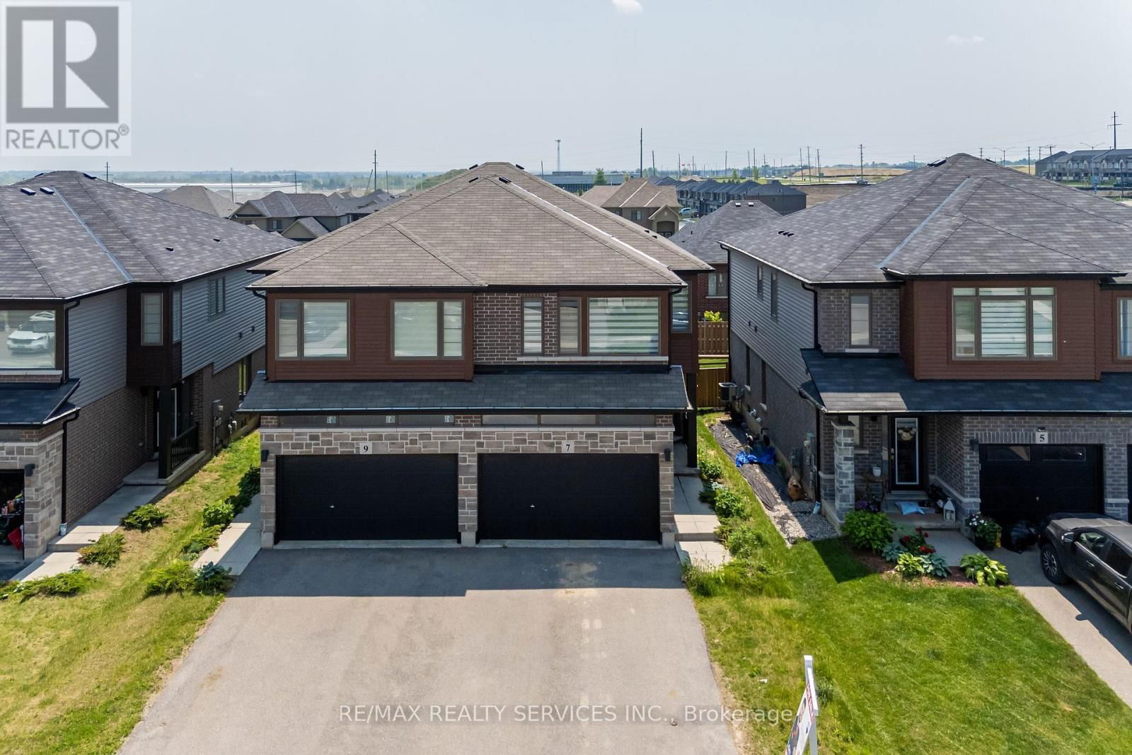 7 BAKER LANE Image 2