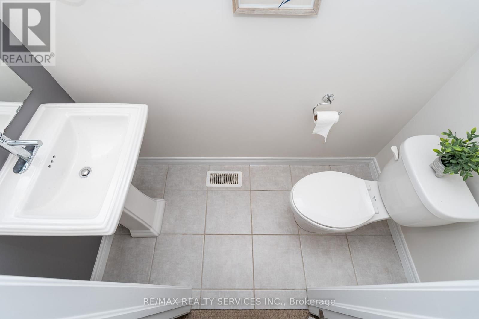 7 BAKER LANE Image 25