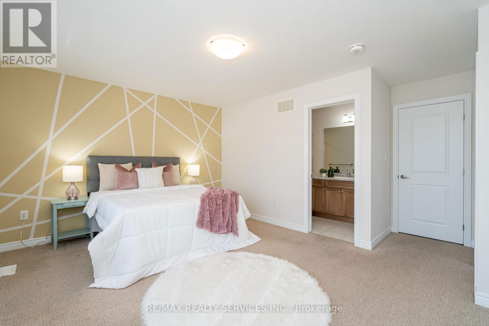 7 BAKER LANE Image 31