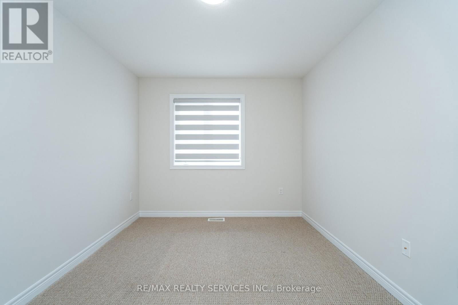 7 BAKER LANE Image 36