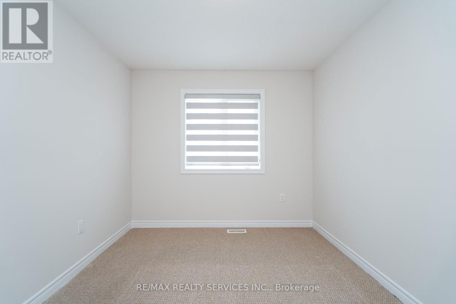 7 BAKER LANE Image 40