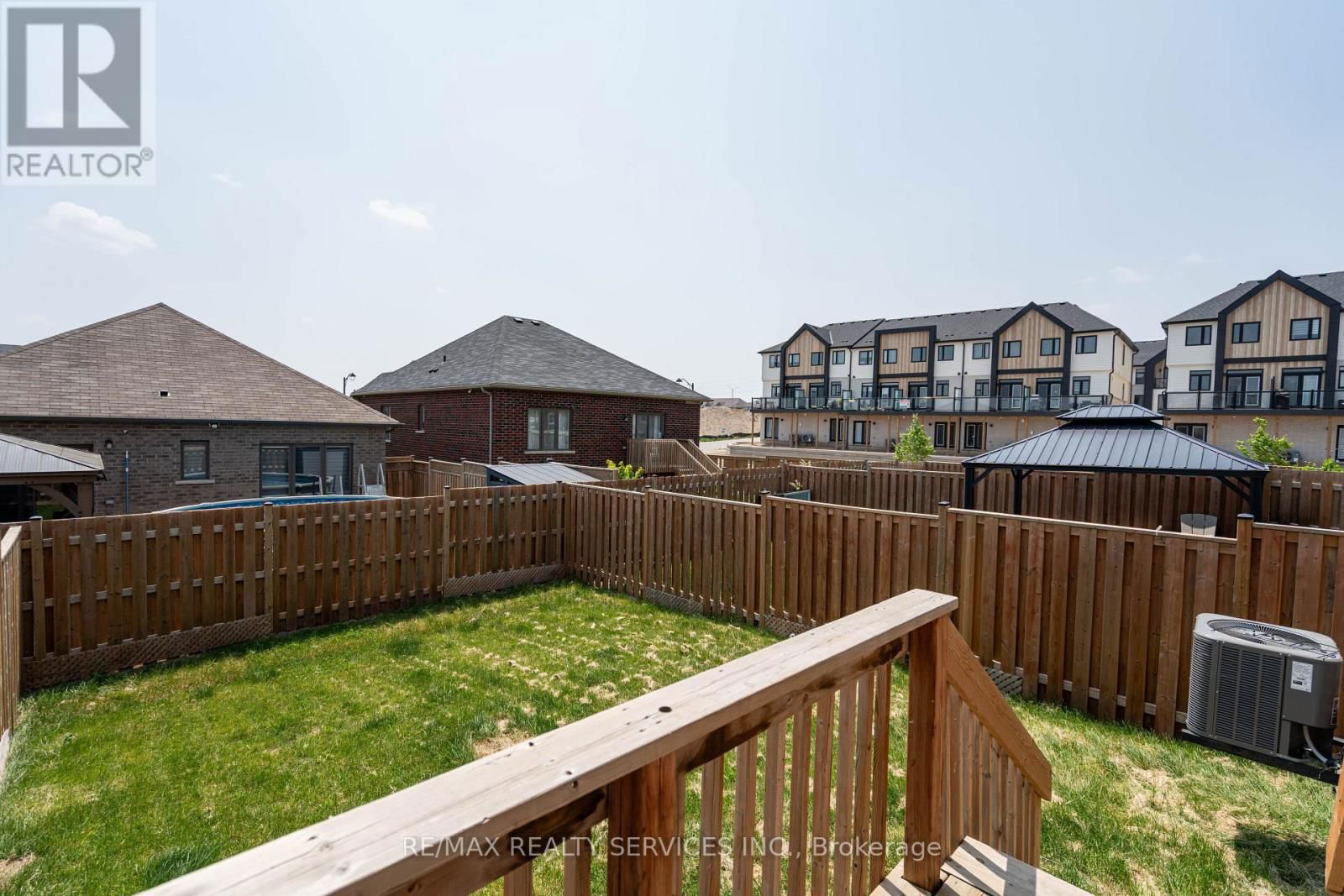7 BAKER LANE Image 44
