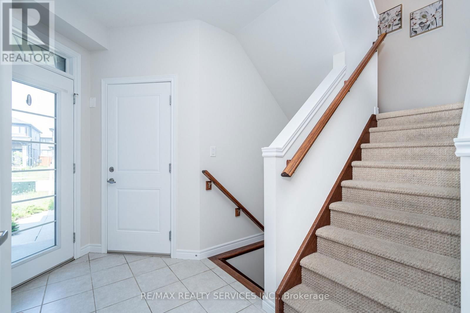 7 BAKER LANE Image 9