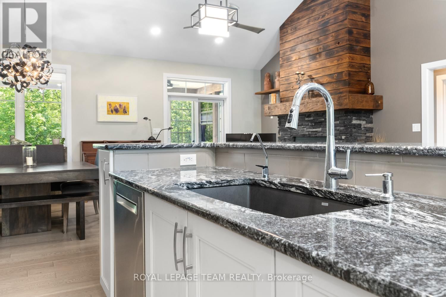 106 TYNDALE COURT Image 13