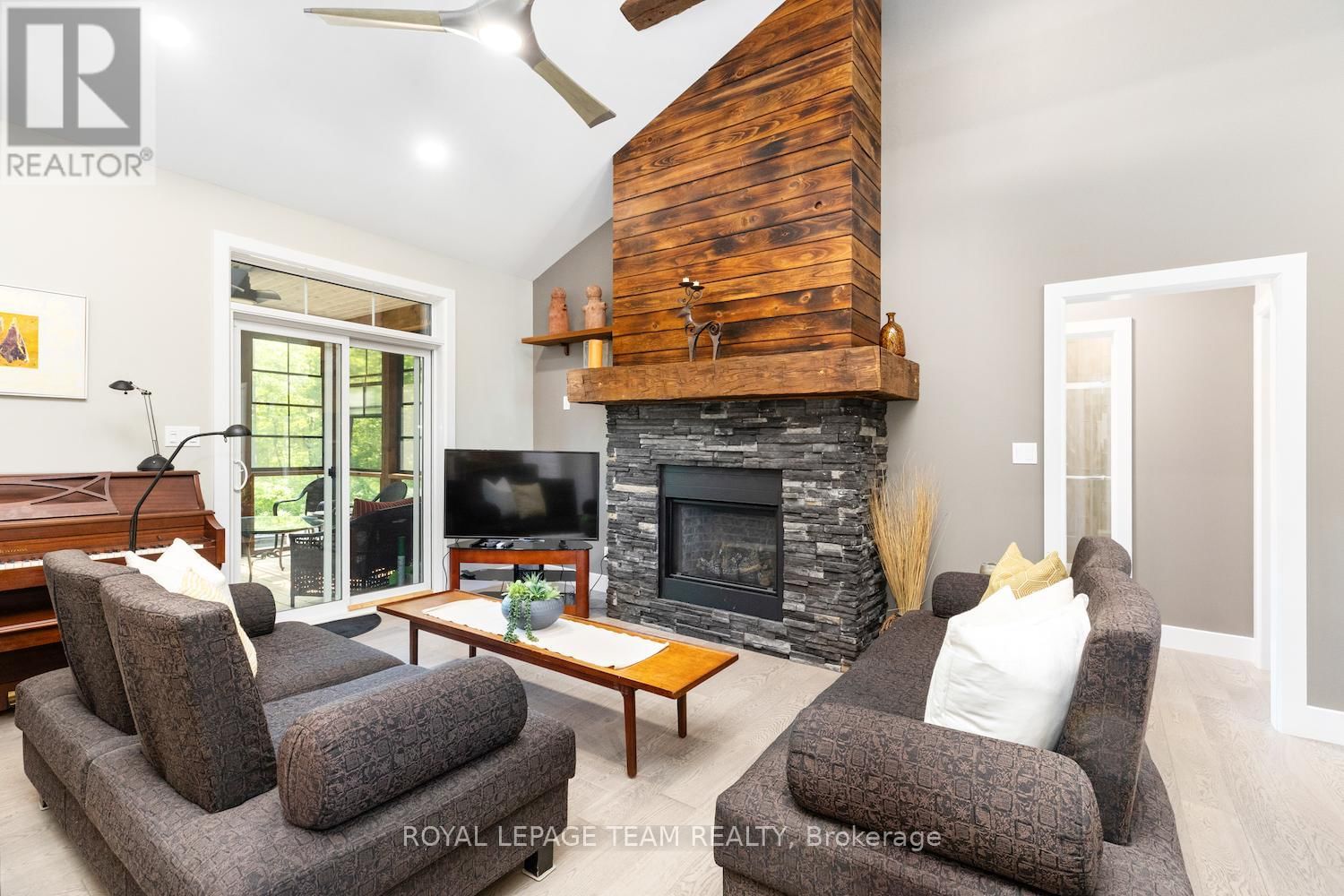 106 TYNDALE COURT Image 15