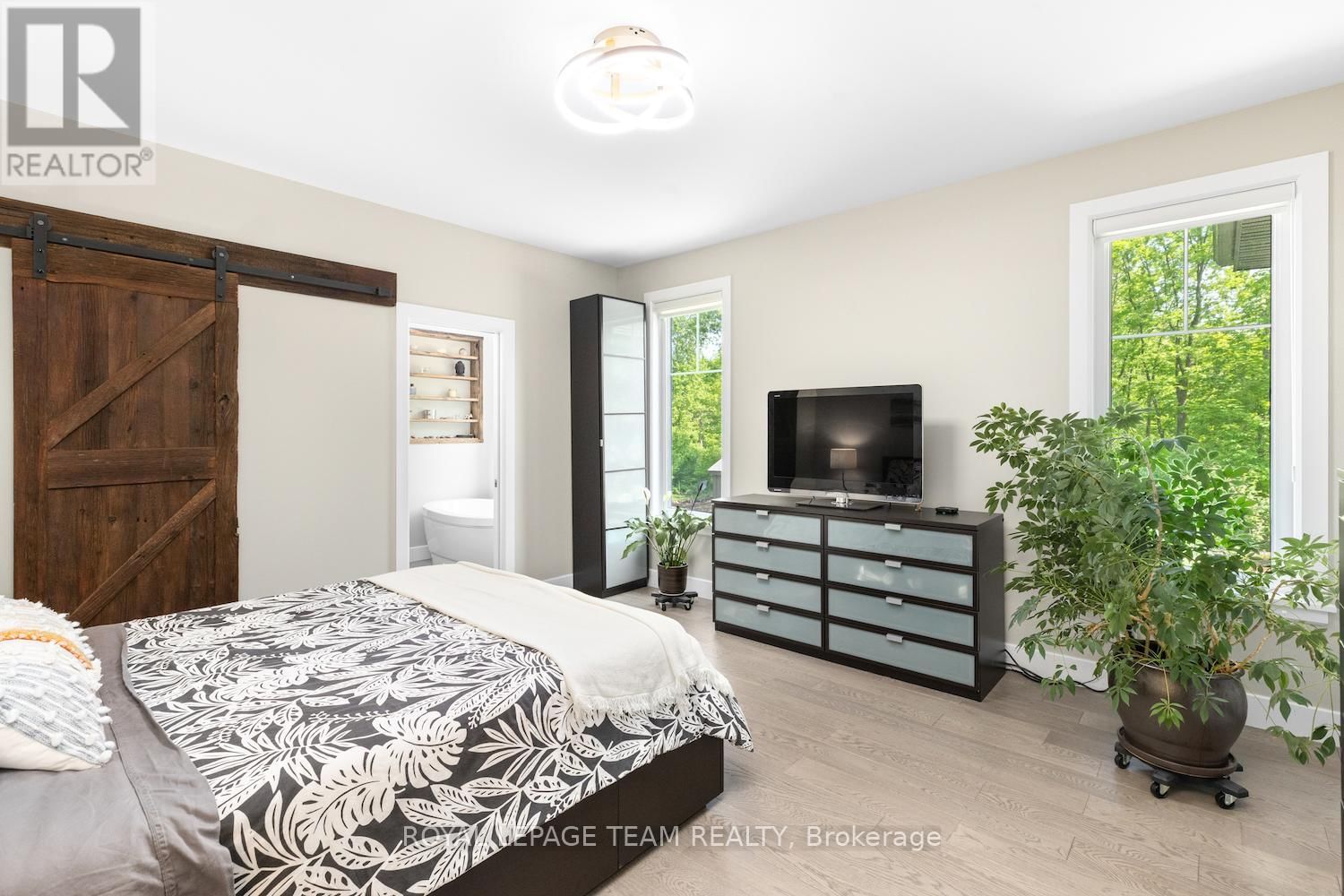 106 TYNDALE COURT Image 23