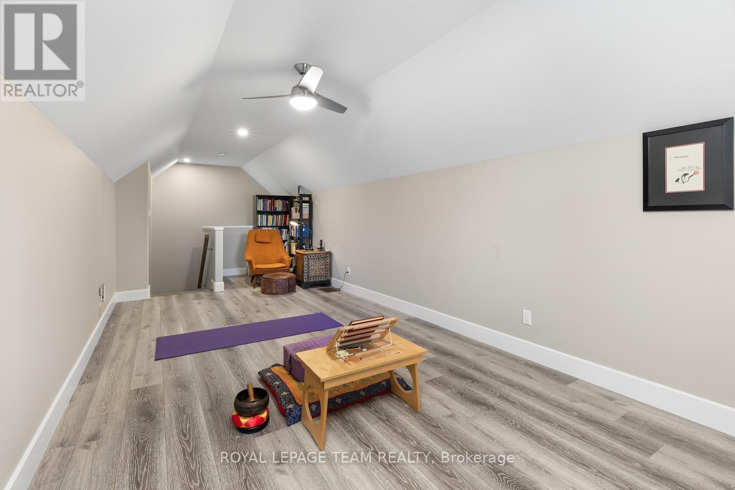 106 TYNDALE COURT Image 32