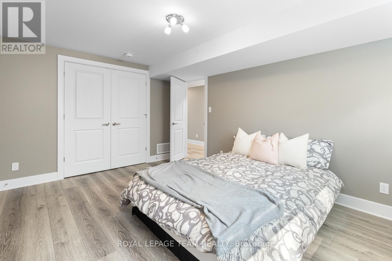 106 TYNDALE COURT Image 38